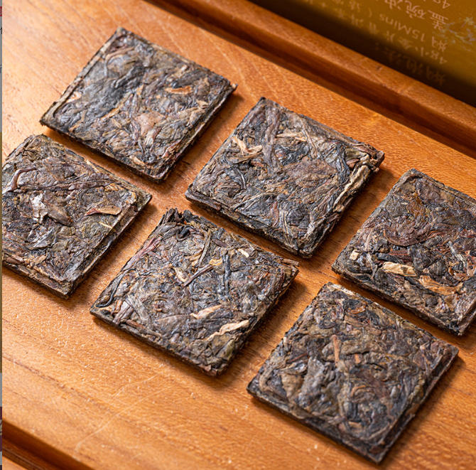 普洱茶批发源头工厂批发佰年尚普小金片普洱生茶大叶种晒青生茶叶
